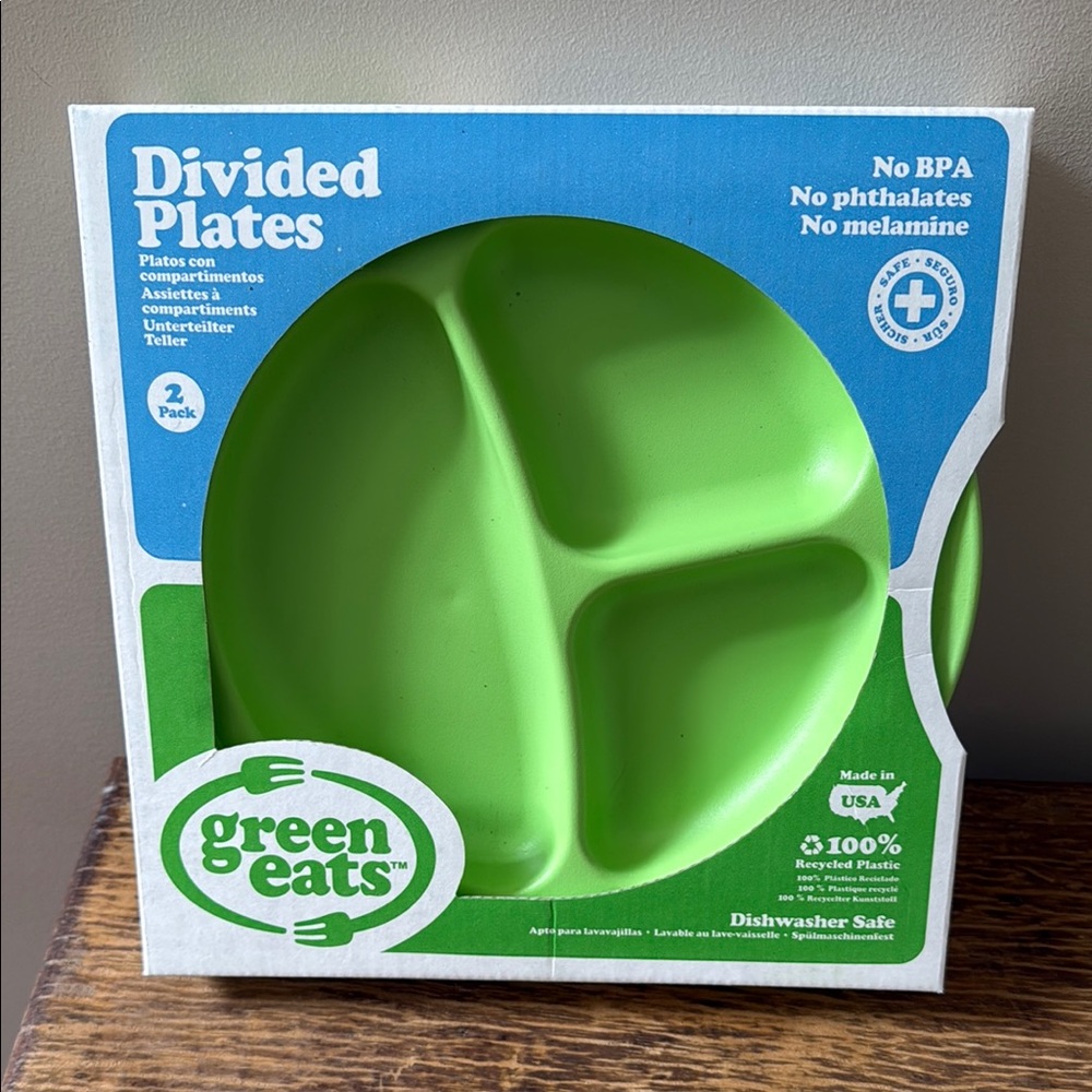 Green Eats TWO Green Recycled Kids Plastic Divided Plates 100% recycled NEW